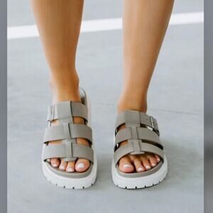 MIA Geni Sandals in Taupe Grey Chunky Strappy Platform Size 6.5 Summer Shoes